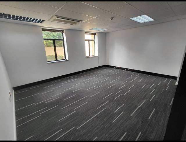 751M² OFFICE TO LET IN BRYANSTON